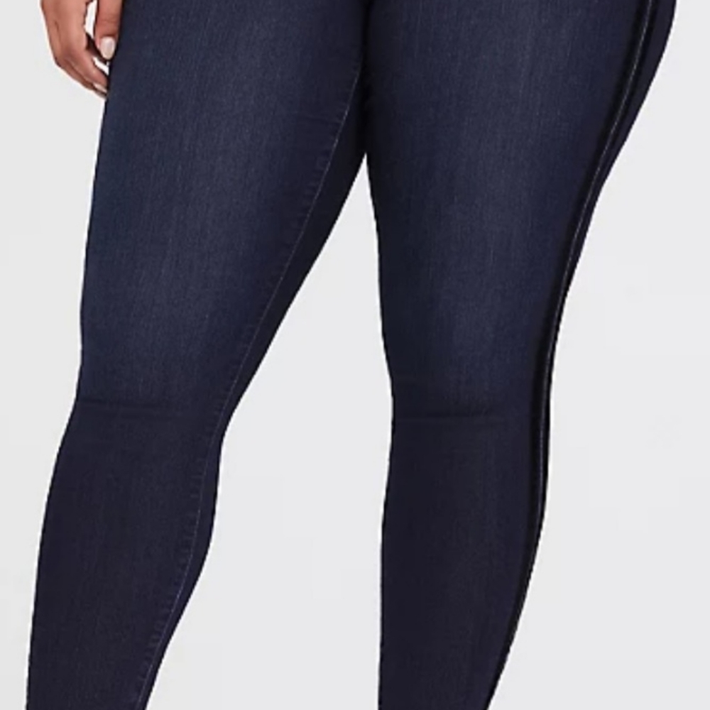 Torrid NWOT dark wash Super Stretch Jeggings